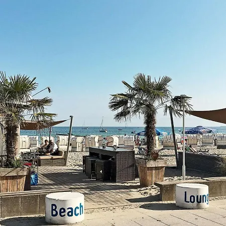 아파트 6 Person In